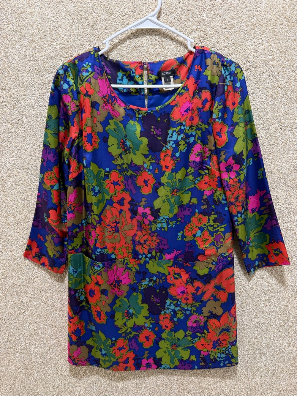 Flawed 100% silk J. Crew dress 2012 floral frontā pockets keyhole back size 0